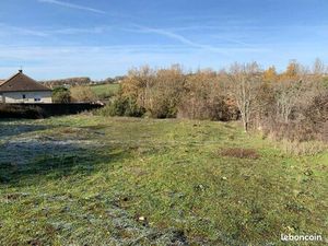 Terrain 8 420 m² Jugeals Nazareth