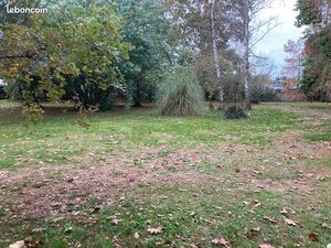 Terrain 1 700 m² Loupes