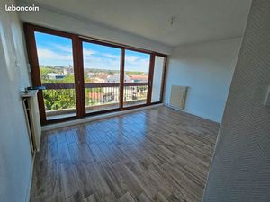 Studio avec balcon et parking