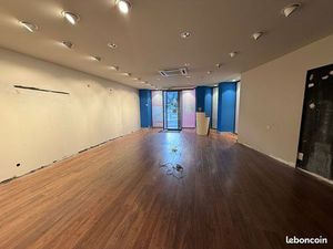 Local commercial 70 m² THANN