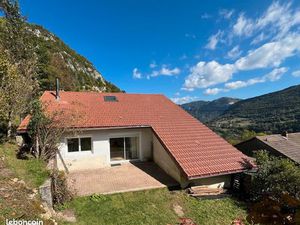 Vends maison rénovée - Haut Jura - 5 chambres - 8 pièces – toiture neuve