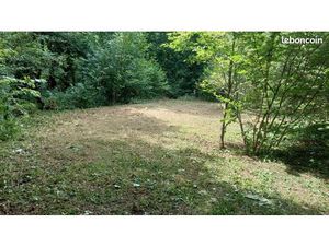 Terrain à louer – 2 060 m² – Doucier (39)