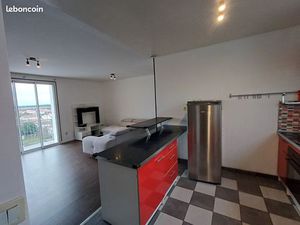 Appartement traversant T3 – Lumineux – Dernier étage – Garage – Rochefort