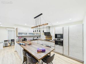 Maison 5 pièces 190 m²