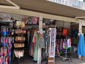 Fdc articles de plage cadeaux souvenirs prêt à porter.......