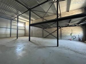 Local industriel 231 m²