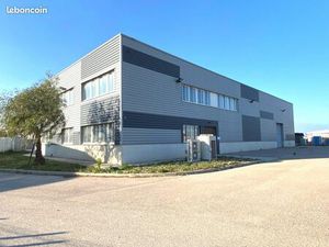 Local industriel 861 m²