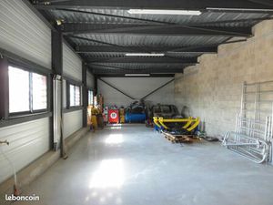 Local industriel 450 m²