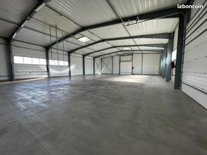 Local industriel 870 m²