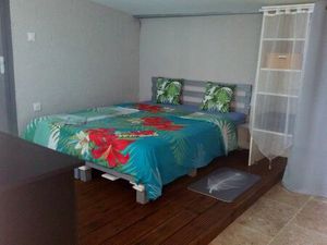 T1etudiant-e entierement equipé avec cour + piscine dans residence calme