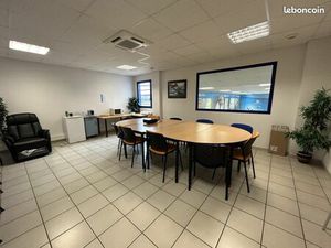 Bureaux 240 m²