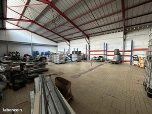 Local industriel 293 m²