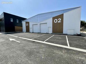 Local industriel 300 m²