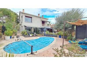 Villa 8 pièces 223 m²