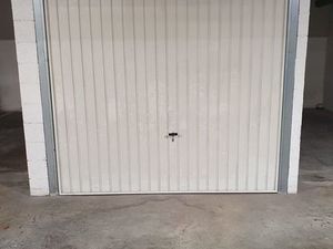 Box fermé Anglet centre  12m²  quartier Saint-Jean