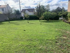 Terrain 1047 m² Abrest