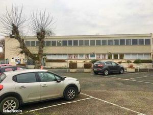 Bureaux 819 m²