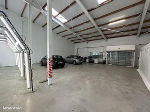 Local industriel 500 m²