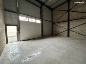 Local industriel 138 m²