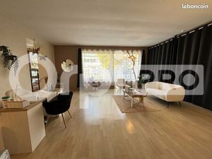 Local commercial 140 m²