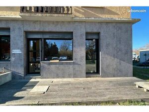 Location bureau 58m2 plain pied parking Ste MARIE village