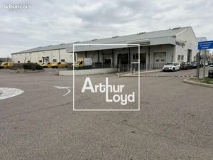 Local industriel 4 635 m²