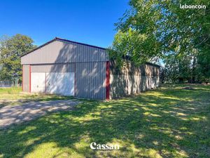 Hangar 300 m² Teissieres De Cornet