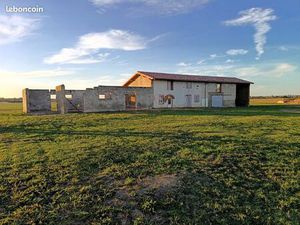 Authentique corps de ferme à réinventer