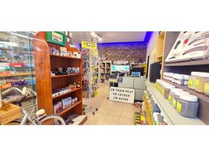 Quartier Clémenceau  local commercial 66 m² bien exposé sur place