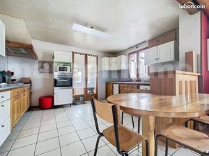 Villa 10 pièces 165 m²