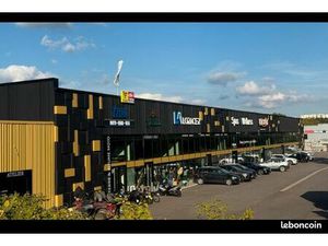 LOCAUX COMMERCIAUX - 780 m² divisible - ■LES BARAQUES - RD 400 54 250 CHAMPIGNEULLES