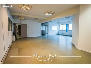 Local 822 m² Tarbes