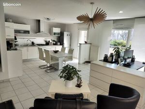 F3 Nouveau bassin avec terrasse et garage