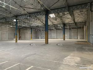 Local industriel 8 345 m²