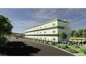 Bâtiment complet et neuf 657 m2 sur 10.000m2 de terrain
