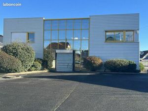 Local commercial 1 300 m²