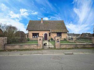Belle Villa 4 façades avec 2 garages et jardin