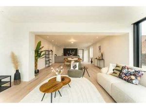 Maison neuve de qualité  idéalement située et finie avec sty