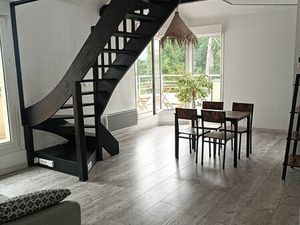 Magnifique duplex meublé T2– dernier étage avec grande terrasse – centre de Caen – Garage 