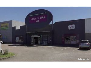 Local commercial 734 m² Viriat