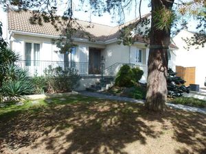 VILLA Villa 8 pièces / 6 chambres / 170 m2 / terrain 869 m2