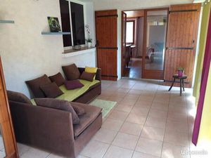 Loue grand T2 meublé