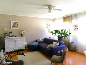 Lagnieu centre ville T3avec balcon +garage+grenier