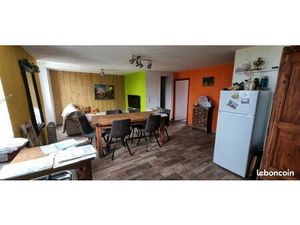 Location grand appartement dans maison avec jardin