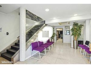 Local commercial 731 m²