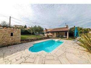 Maison meublée  équipée  3 chambres  1 bureau  piscine