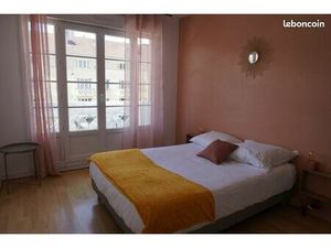 3 chambres face château