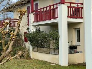 Charmant T2 lumineux avec balcon  parking et piscine