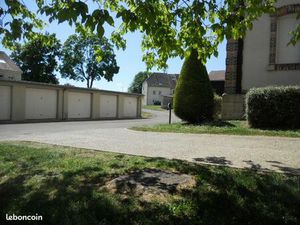 GARAGE BOX 18m2 car 6m x 3m toit bacacier en mono-pente de 2m30 à 2m50. Belle Copropriete 