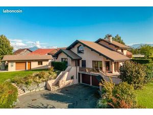 Entre Genève et Montagnes - Villa contemporaine baignée de lumière avec vue imprenable sur